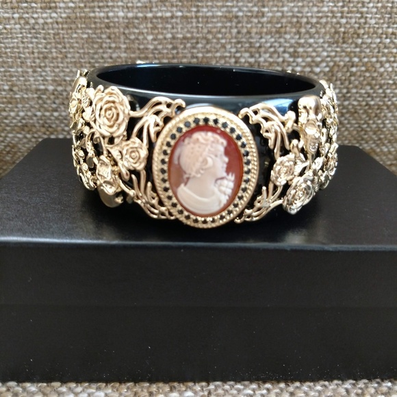 Amedeo Jewelry - Amedeo Cameo Rococo Skulls Roses Bangle Bracelet